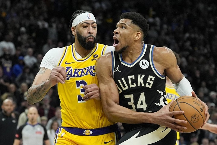 LeBron Jamesin punainen hattu tuo onnea